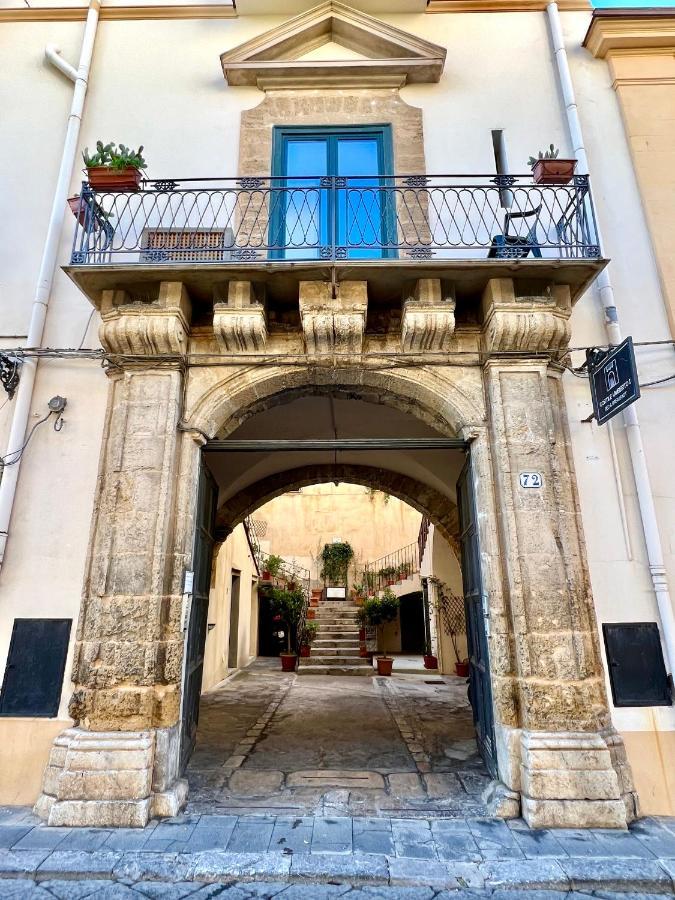 Cortile Umberto I Acomodação com café da manhã Cefalù Exterior foto