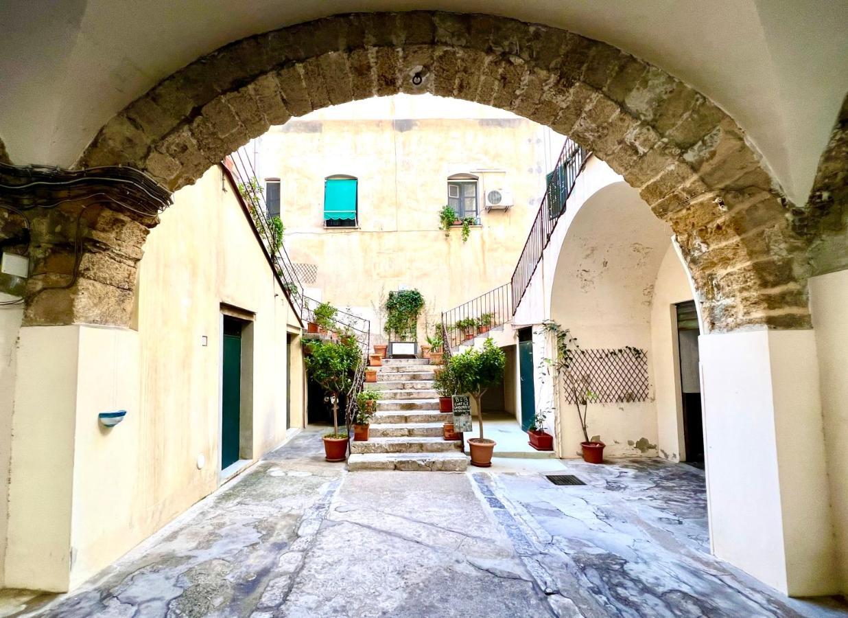Cortile Umberto I Acomodação com café da manhã Cefalù Exterior foto