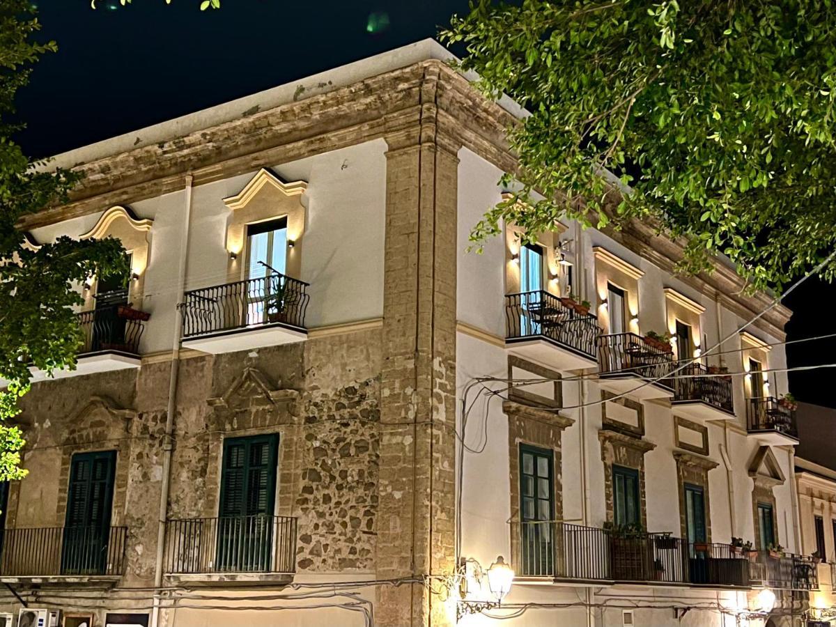 Cortile Umberto I Acomodação com café da manhã Cefalù Exterior foto